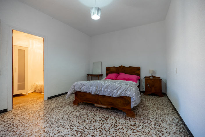 Image No.20-3 Bed Townhouse for sale