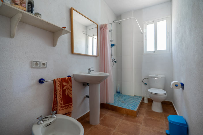 Image No.18-5 Bed Country House for sale