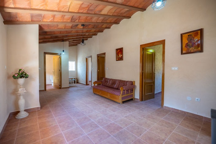 Image No.21-5 Bed Country House for sale