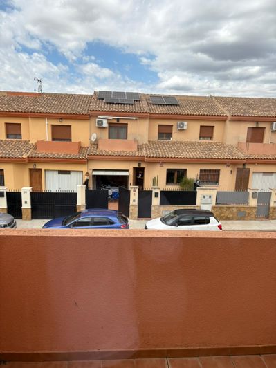 Image No.24-4 Bed Townhouse for sale