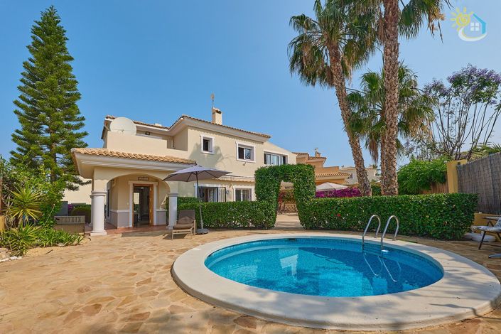 Image No.1-4 Bed Villa for sale