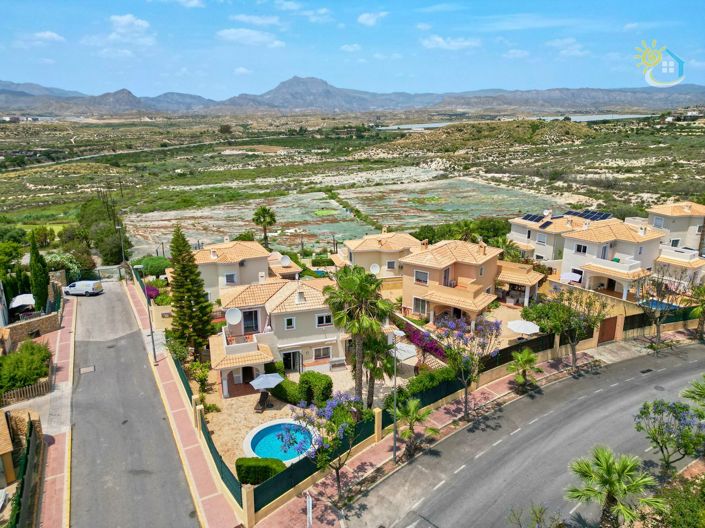 Image No.2-Villa de 4 chambres à vendre à El Campello