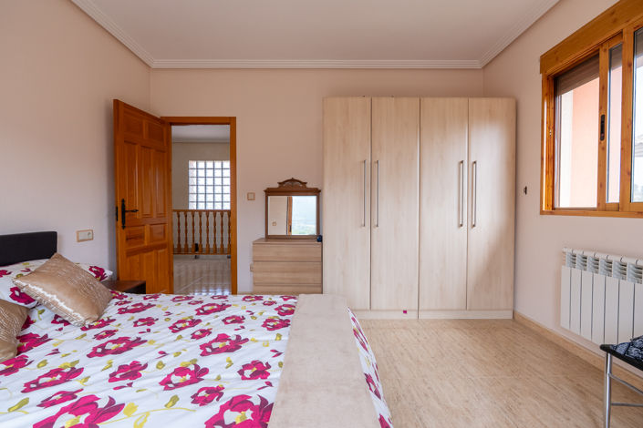 Image No.29-3 Bed Villa for sale