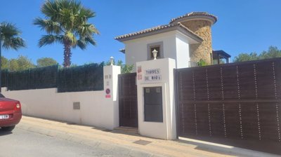 3842villasierracortina200625164925whatsappima