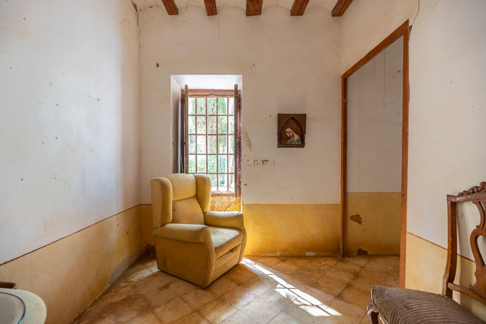Image No.10-7 Bed Country House for sale