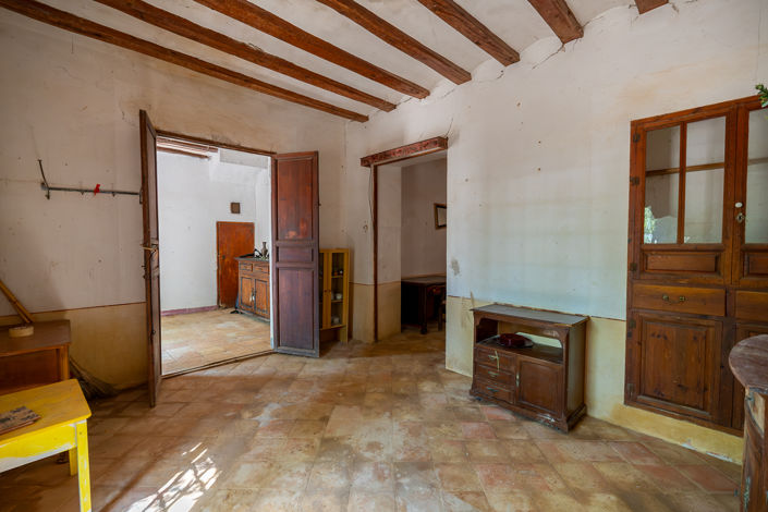 Image No.11-7 Bed Country House for sale