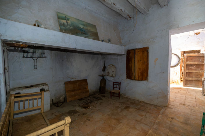 Image No.16-7 Bed Country House for sale