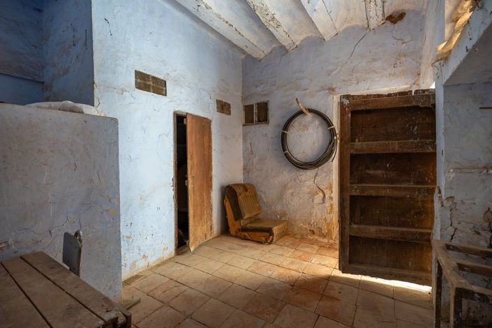 Image No.17-7 Bed Country House for sale