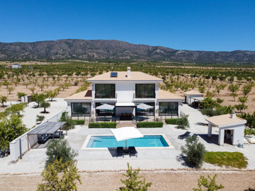 3864luxury4bedvillainpinoso300725165646cf3223