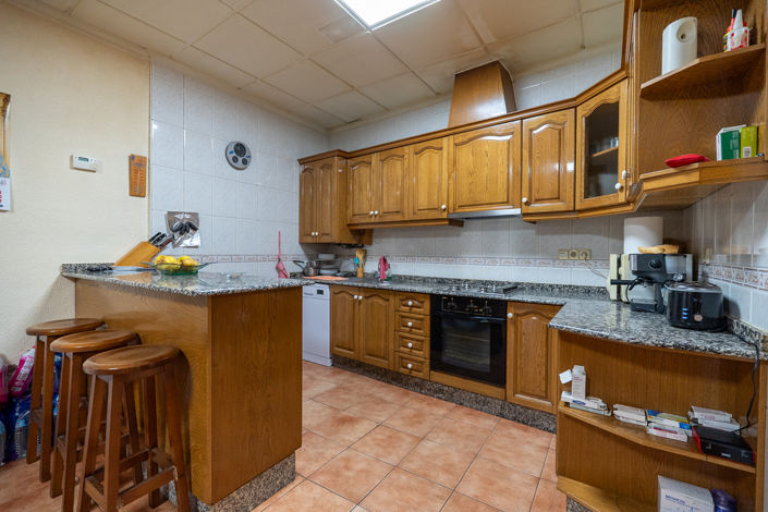 Image No.15-3 Bed Country House for sale