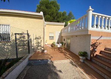 3872fabulous4bedvillawithselfcontainedguestho