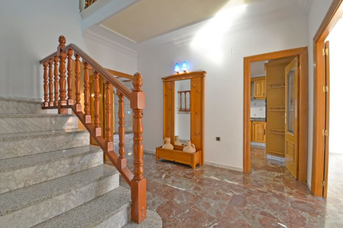 Image No.10-4 Bed Townhouse for sale