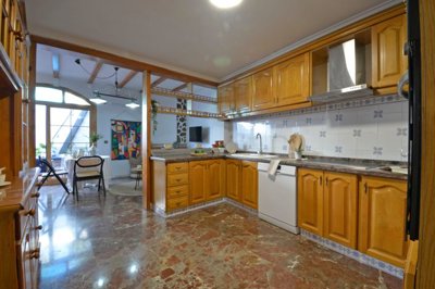 3880spacious4bed4bathhouseinsax17022613203311