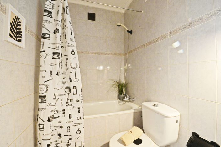 Image No.13-4 Bed Townhouse for sale