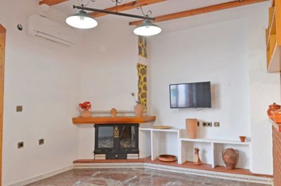 3880spacious4bed4bathhouseinsax250825125014wh