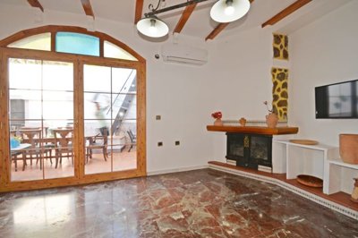 3880spacious4bed4bathhouseinsax250825125014wh