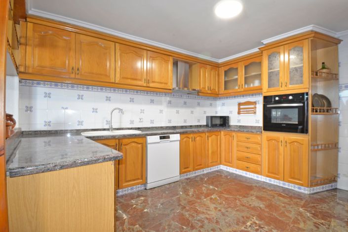 Image No.7-4 Bed Townhouse for sale