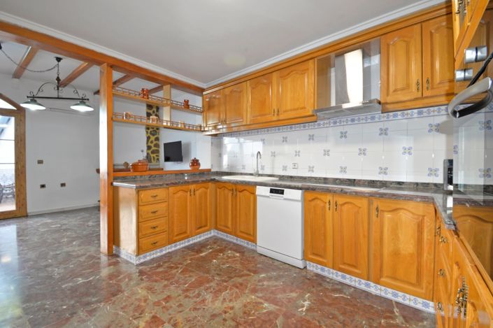 Image No.8-4 Bed Townhouse for sale