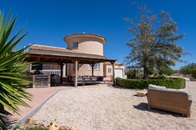 3887lovely4bed3bathvillawguestapartment050925
