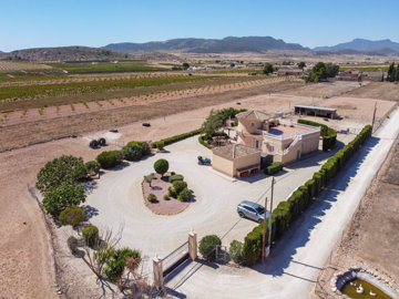 3887lovely4bed3bathvillawguestapartment050925