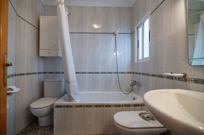 38896bed2bathtownhousetorenovate080925142900c