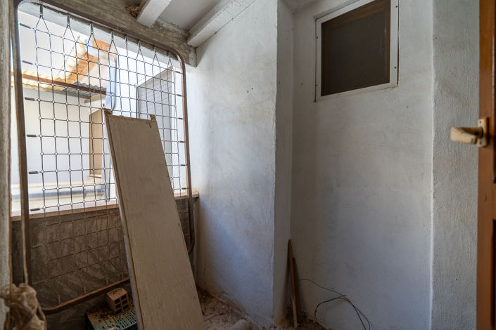 Image No.26-6 Bed Townhouse for sale