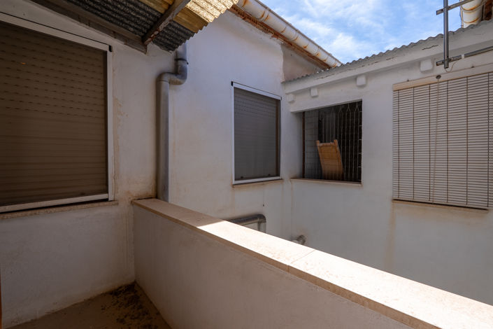 Image No.28-6 Bed Townhouse for sale