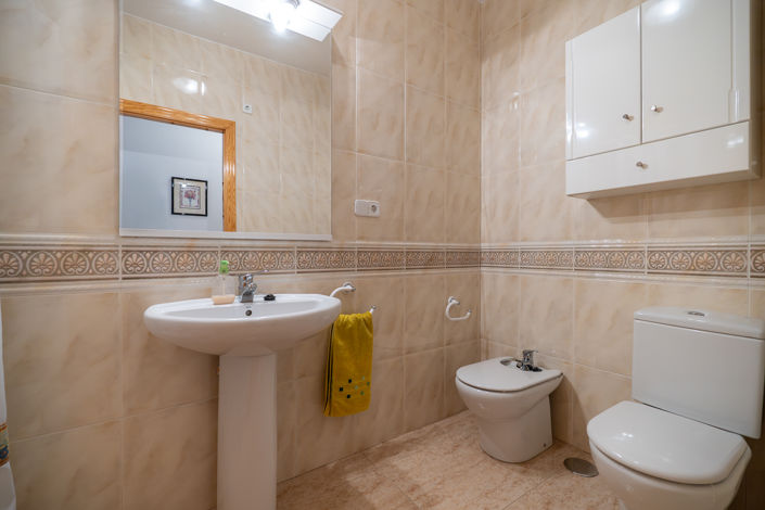 Image No.20-4 Bed Townhouse for sale