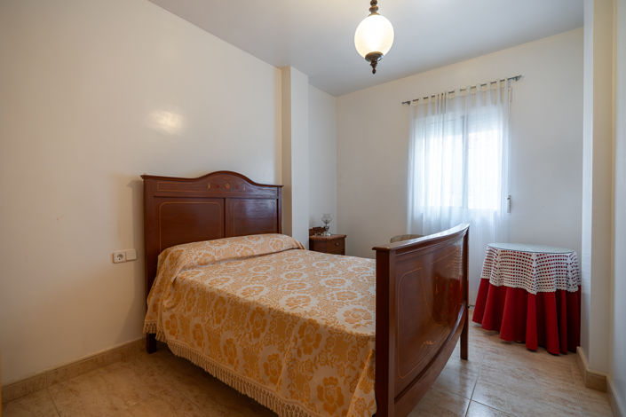 Image No.28-4 Bed Townhouse for sale