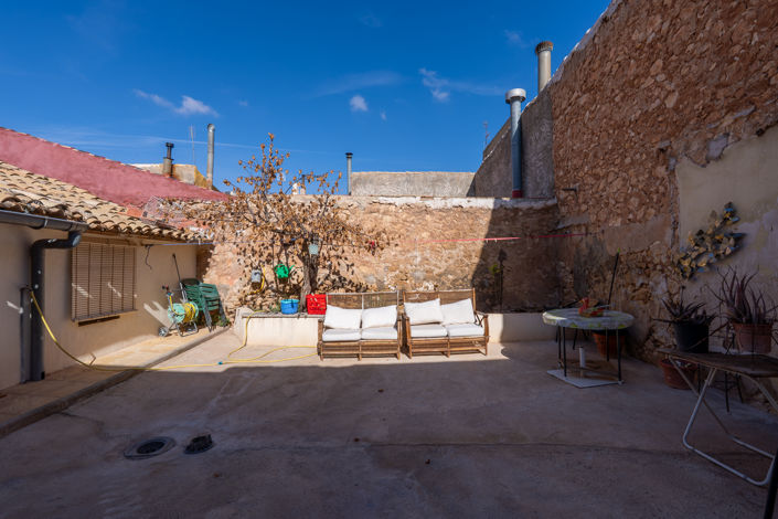 Image No.28-3 Bed Townhouse for sale