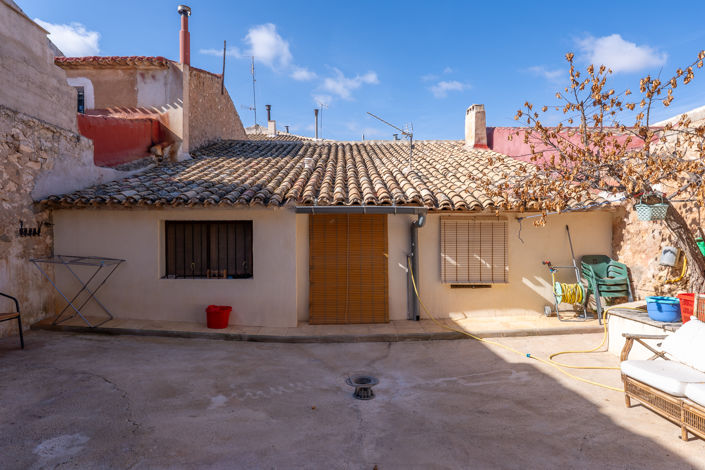 Image No.30-3 Bed Townhouse for sale