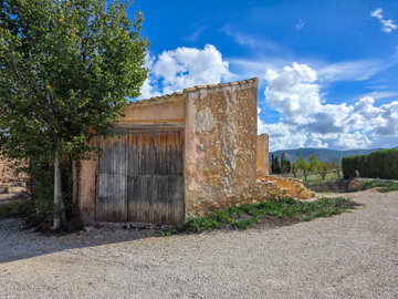 3924countryhousetorenovate101125141704cf32624