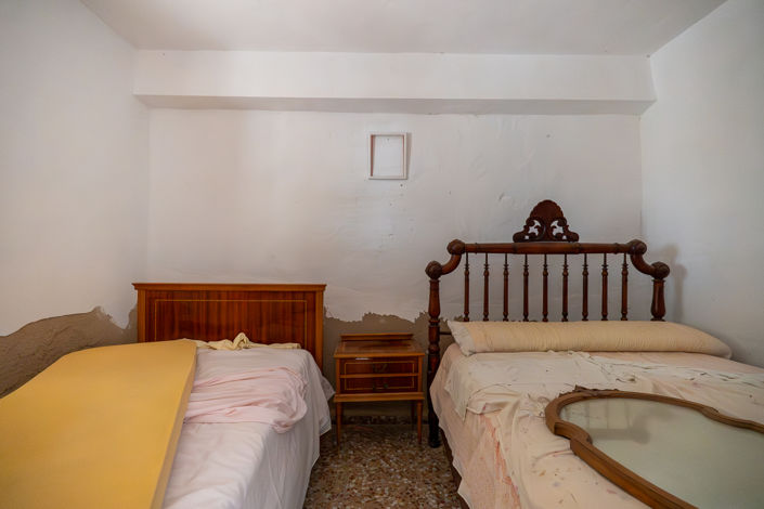 Image No.2-5 Bed Country House for sale