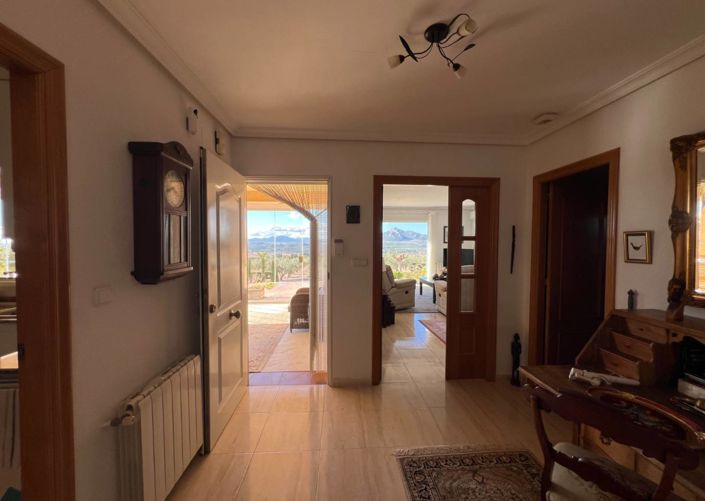 Image No.24-3 Bed Villa for sale