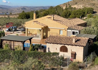 3939beautiful3bed2bathvillawithpoolbreathtaki