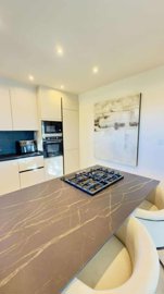 3950stunningrenovatedvilla2001261433068e5c5ce