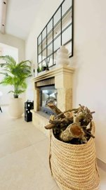 3950stunningrenovatedvilla200126143307f06581f