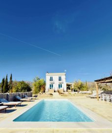 3950stunningrenovatedvilla200126143307e802976