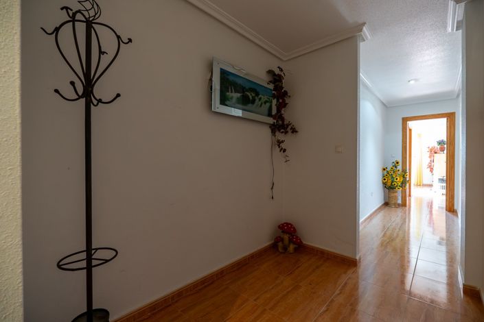 Image No.20-2 Bed Apartment for sale