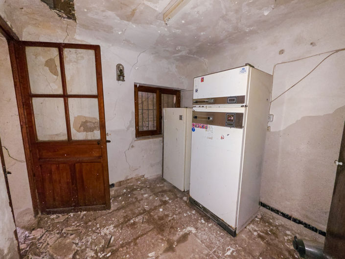 Image No.10-4 Bed Country House for sale