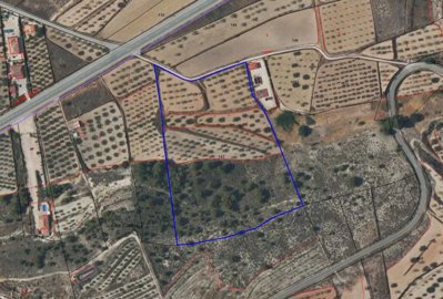 389220703m2buildingplotinmacisvenda1909251801