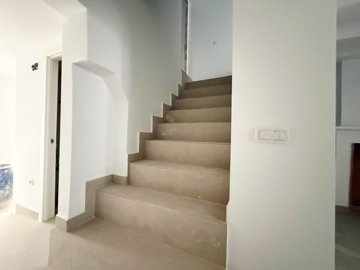 3951renovatedtwonhouseinpinoso210126125832715