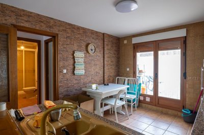 39494bedtownhouseinpinoso200126132312cf328033