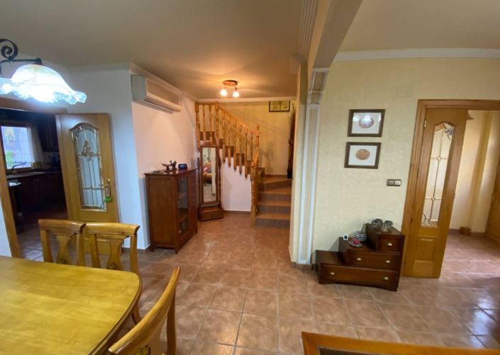 Image No.10-5 Bed Townhouse for sale