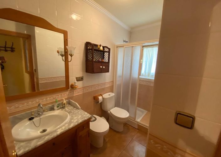 Image No.14-5 Bed Townhouse for sale