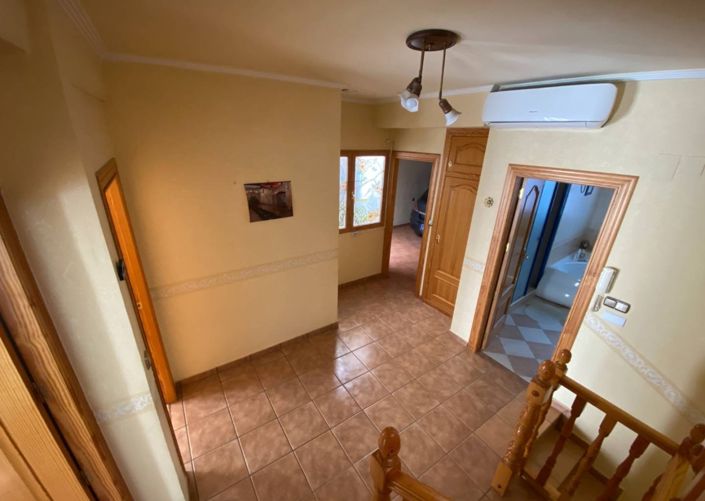 Image No.29-5 Bed Townhouse for sale