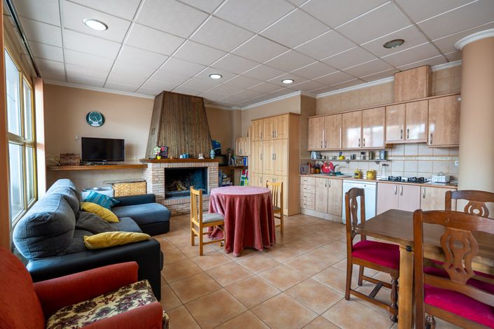 Image No.11-5 Bed Townhouse for sale