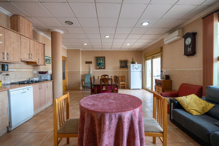 Image No.14-5 Bed Townhouse for sale