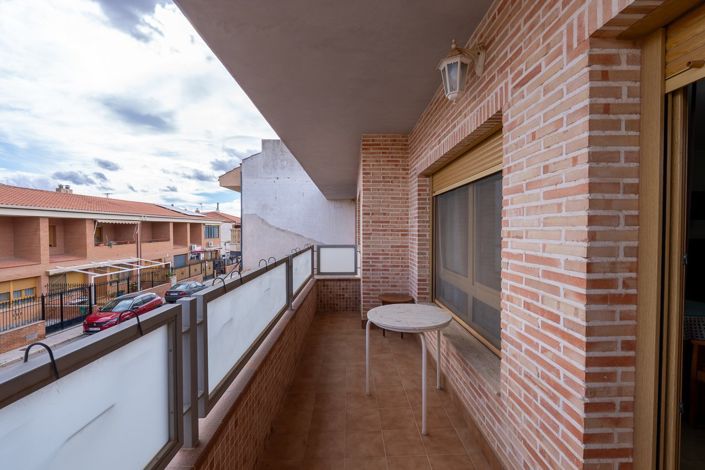 Image No.23-5 Bed Townhouse for sale