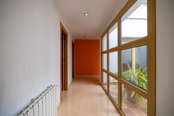 Image No.26-5 Bed Townhouse for sale